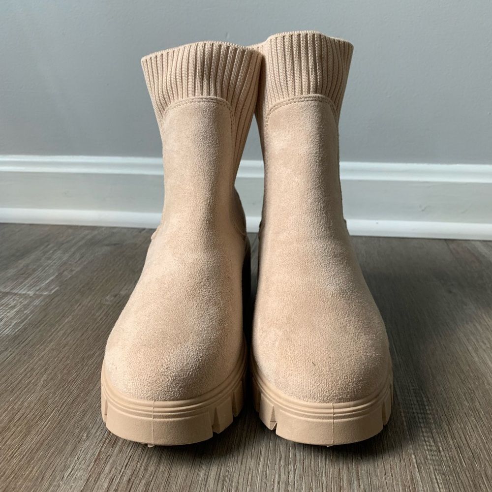 Chelsea Platform Boots Suede Tan Beige Size 7